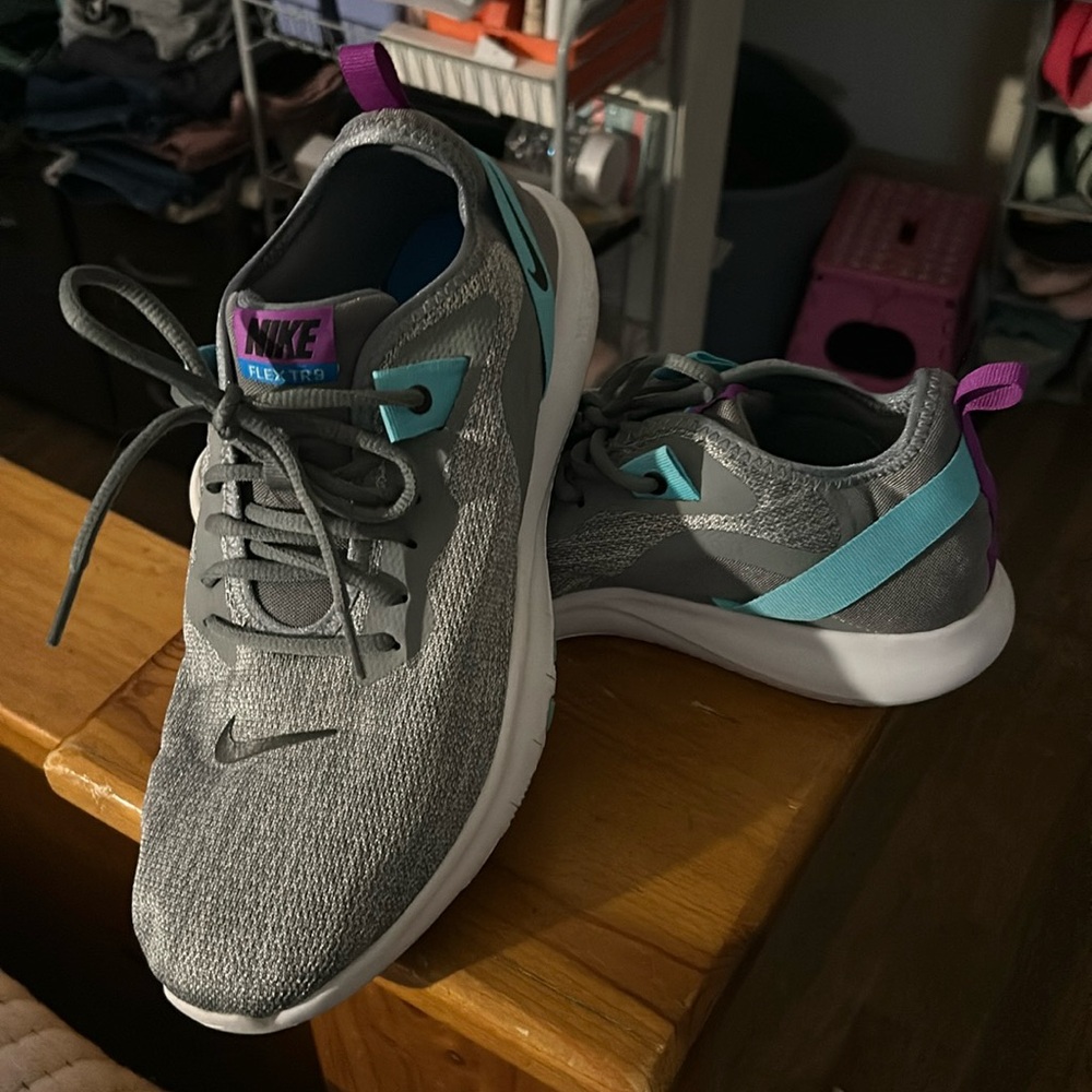 Nike Women's Flex Trainer 4 Sneaker